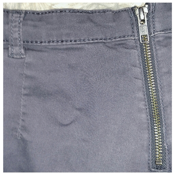 3/$20 H&M HighWaist CutOff Gray Stretch Shorts - Picture 3 of 4